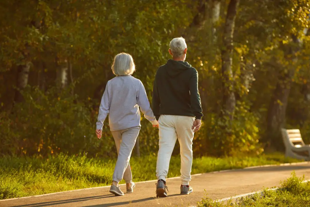 Does Walking Lower Blood Sugar Immediately? Tips, Timing, and Precautions